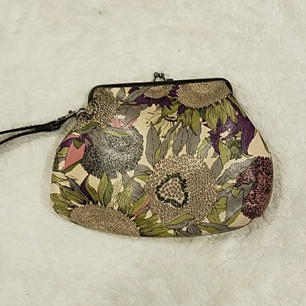 Patricia Nash wristlet